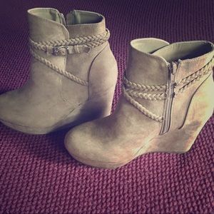Braided Light Brown Boots